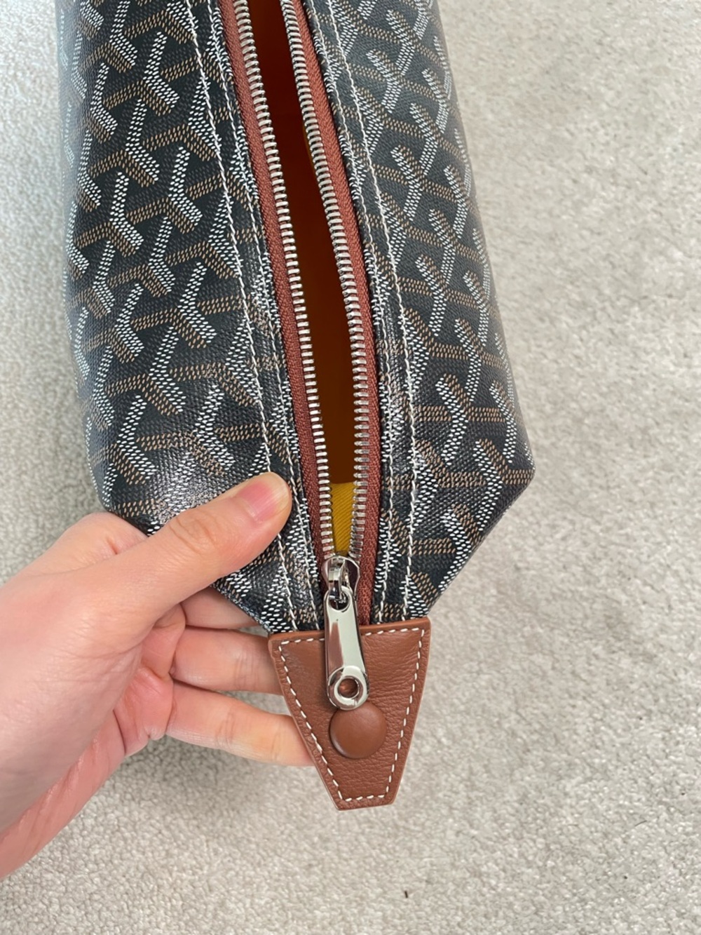 Balck Brown Patterned Canvas Toiletry Bag - Picture 5 of 5